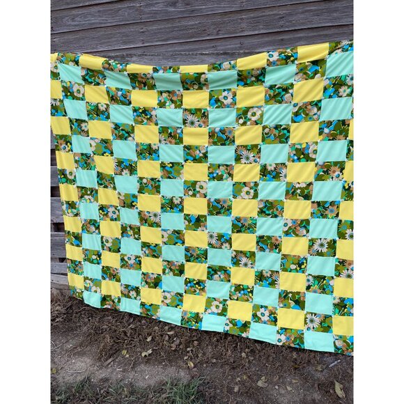 unbranded Other - Vintage 1960s Groovy Floral Patchwork Tied Quilt 75x68"